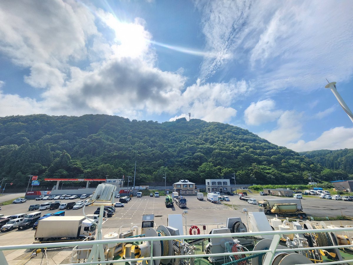 takku2's tweet photo. 出張で奥尻島へ行ってきました。
うにまるくんがいなくて残念でしたが、食べ物は美味しいし、泊まらせてもらった民宿木村さん家はすごく良かったし。今度はプライベートで妻と行きたいと思います。ありがとうございました。
#木村さん家 #奥尻島 #うにまる https://t.co/TqRIsUgwid