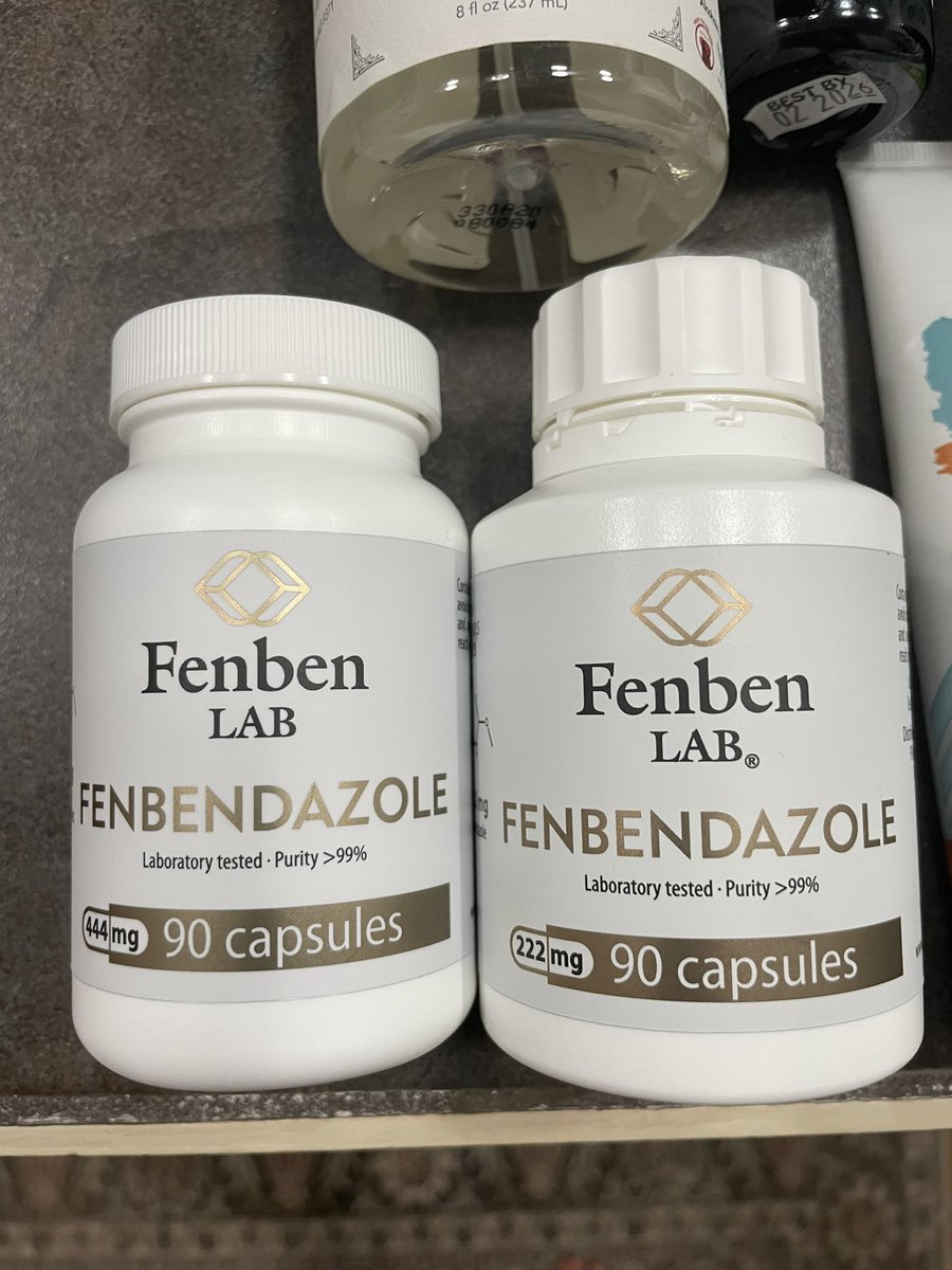 deborah55387553's tweet photo. Have you ever done a  parasitic cleanse on your dog?  
Vets say 222mg per 10 pounds of your dog, for 3 days, then stop for 4 days, and then do another 3 days to finish &amp; with wet food.

The Fenben powder might be a lot more convenient. 
Note: High purity fenben is best. https://t.co/9Jx7VSbF9c