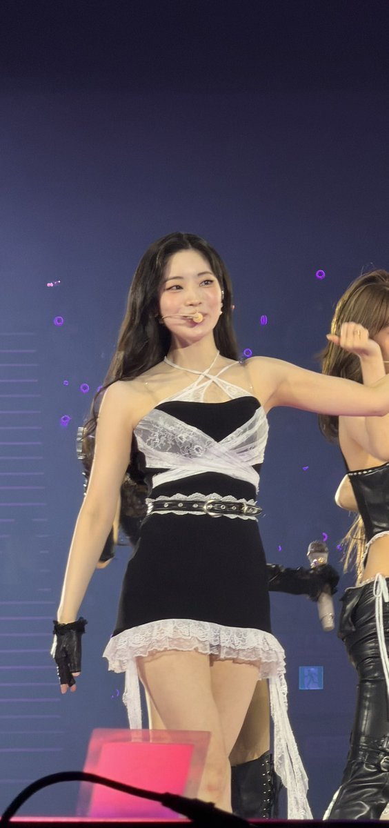 outrodhk's tweet photo. KIM DAHYUN YOU ABSOLUTE ICON https://t.co/KBmUdVwcUQ
