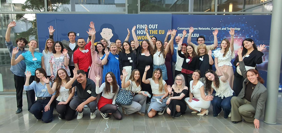 HardemanHildeML's tweet photo. Multilingualism is at the heart of the EU, promoting mutual understanding, respect and peace. I was delighted to welcome the Multilingualism Summer School to @EUPublications this week and share what we do for multilingualism, from publishing to facilitating information retrieval. https://t.co/uUyzl4Ouoo
