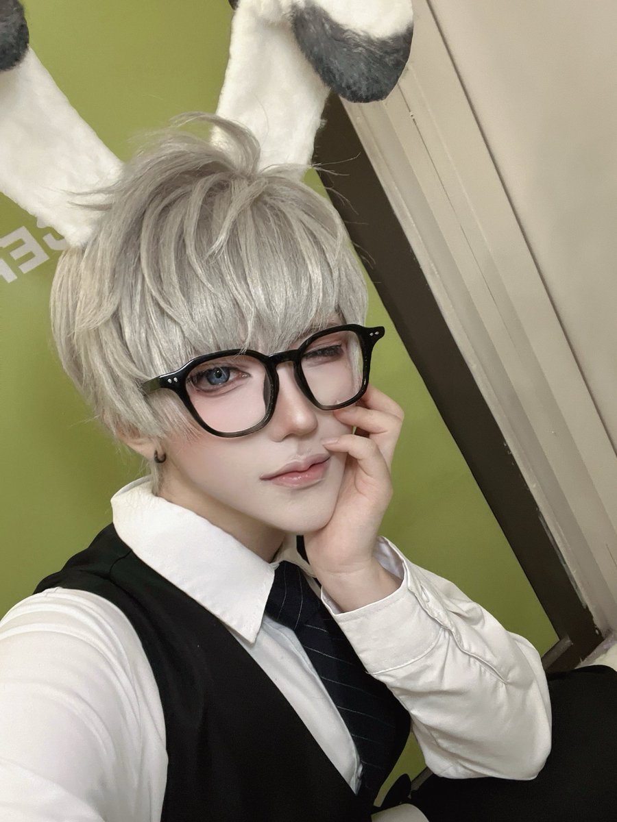 BONO__COS's tweet photo. 🐰👓 🤓 https://t.co/6l2PHAolFf