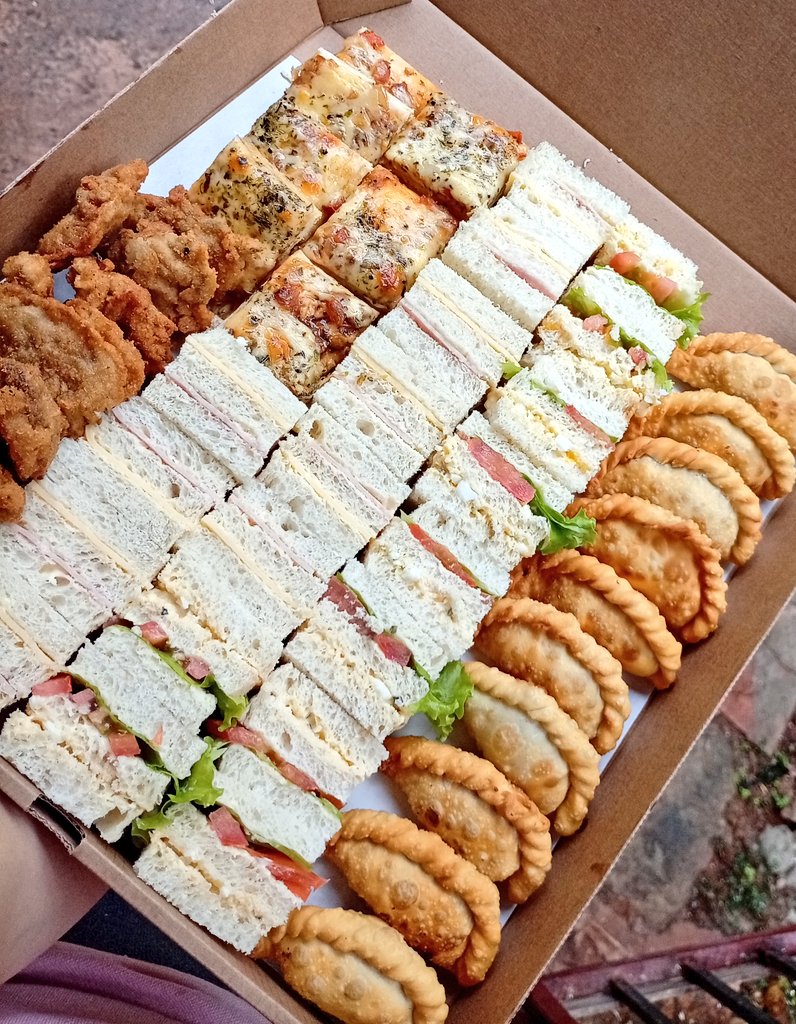 Johanna10722045's tweet photo. Decidí emprender para no perderme más la niñez de mi hija, el próximo domingo cumple 7 y quiero celebrarle! 
Hago bocaditos salados A 150mil el 100. Quiero llenar mi agenda para el finde y toda la próxima semana. 
Me ayudan compartiendo porfa? 🙏 
0982808980
📍Ñemby-envios x Uber https://t.co/ZpkxGenunh