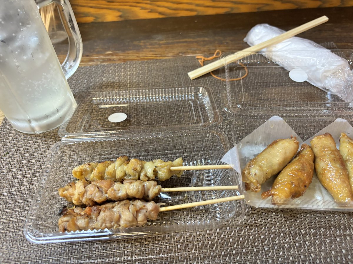 52gotudaiko52's tweet photo. ひろめ市場で晩御飯！
目的のやいろ亭が混んでるから別の店で前菜！ https://t.co/c2L6AtgM2j