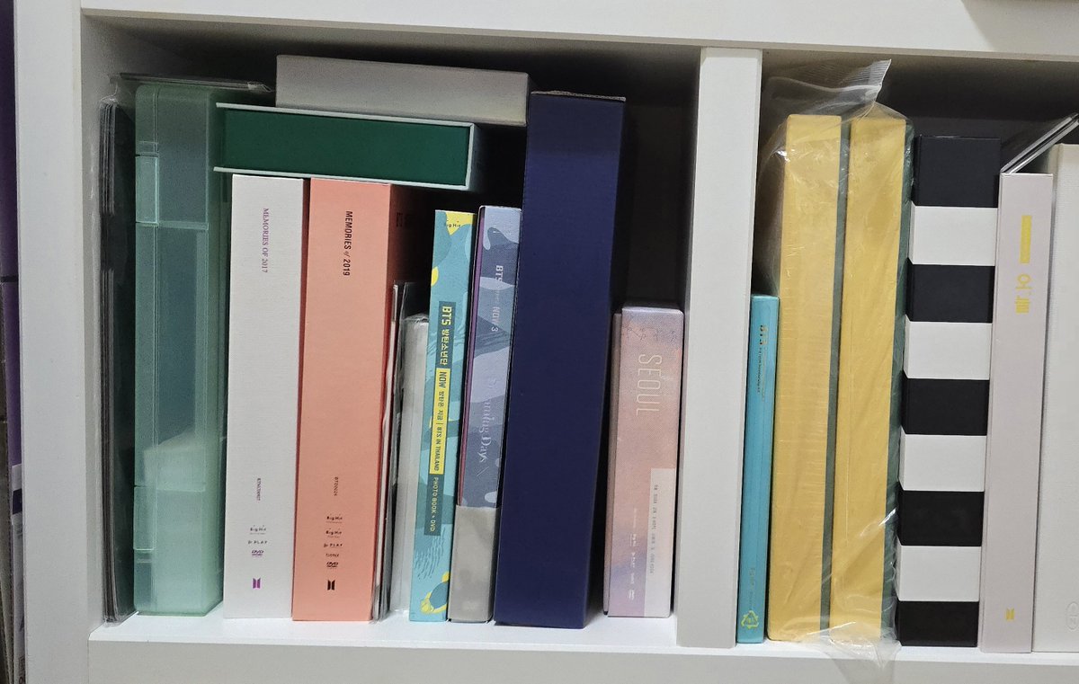 woong9844's tweet photo. 방탄 방탄소년단 BTS 굿즈 양도 팝니다 wts

처분 목적이고 구성품은 거의 다 있지만 올 때부터 불량인 것도 있습니당
나우1+3은 합쳐서 25이상 제시(쿨거 시 23 가능)

DM 주세요

ㅅㅊㅇ 썸패 윈패 now 1 3 시그 메모리즈 럽셀 윙파 아미집 아미키트 3기 4기 2017 2018 2019 2020 DVD https://t.co/MqdajFUF3t