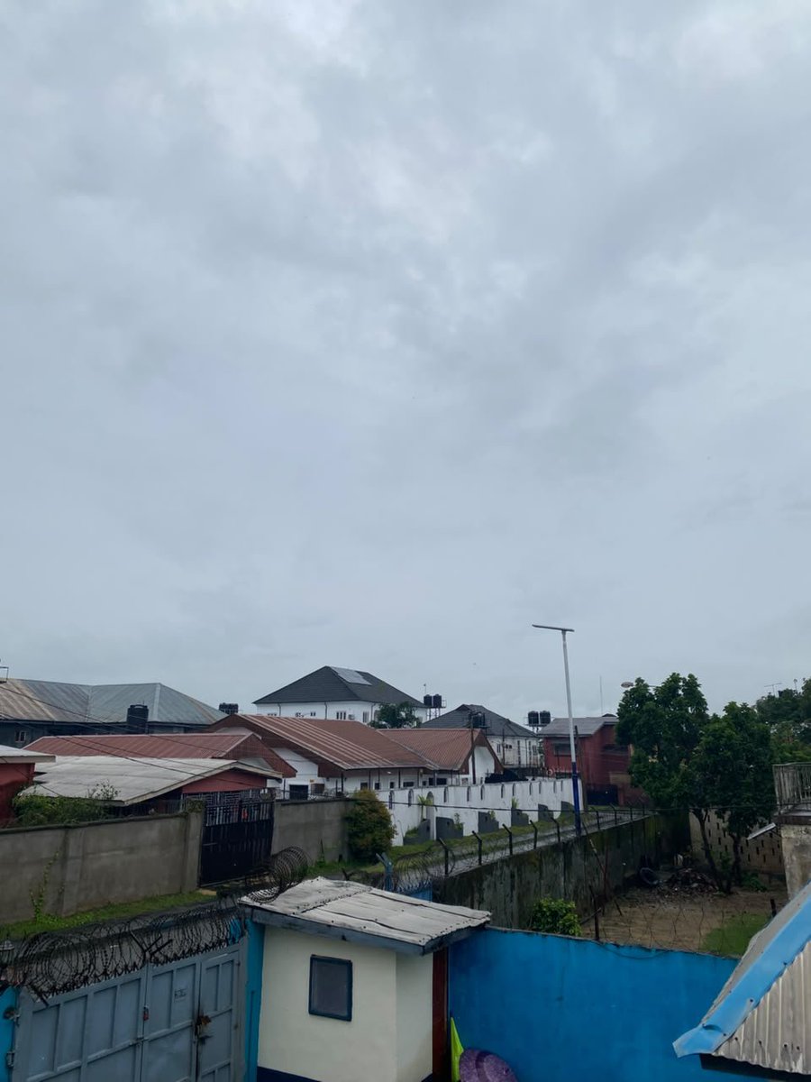 001Nla's tweet photo. My view 🌧️💐❤️

Let's see yours 😁 https://t.co/WDSLLPzE49