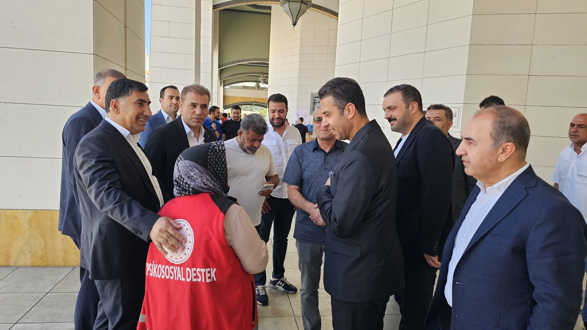 enesscimen's tweet photo. 📍 Selahaddin Eyyubi Camii ve Külliyesi

Bu mübarek Cuma gününde; 
Milletvekilimiz Sayın Mehmet Sait Yaz, 
İl Başkanımız Sayın Hamit Sümer, 
İlçe Başkanlarımız, Gençlik Kolları Yürütme ve Yönetim Kurulu üyelerimizle birlikte, 

15 Temmuz şehitlerimiz anısına düzenlenen Mevlid-i Şerif programına katılım sağladık.

Vatanımız için canlarını feda eden aziz şehitlerimizi rahmet, minnet ve dualarla yâd ediyor; Rabbimizden mekânlarının cennet, makamlarının âli olmasını niyaz ediyoruz.