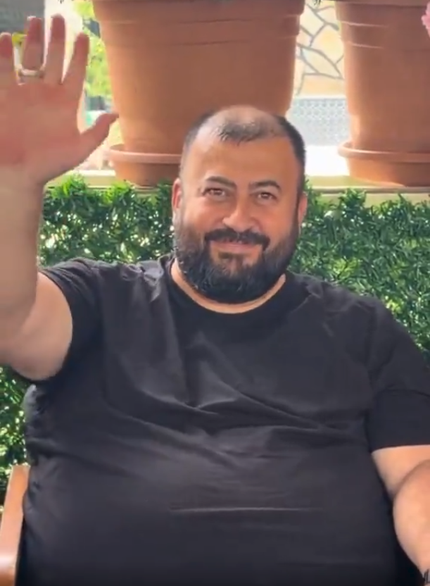 SiiYef's tweet photo. @onedio Sınıfın geri kalanını bu abi yediği için anca bu kadarı toplanabilmişler. https://t.co/YOf5CfJLx9
