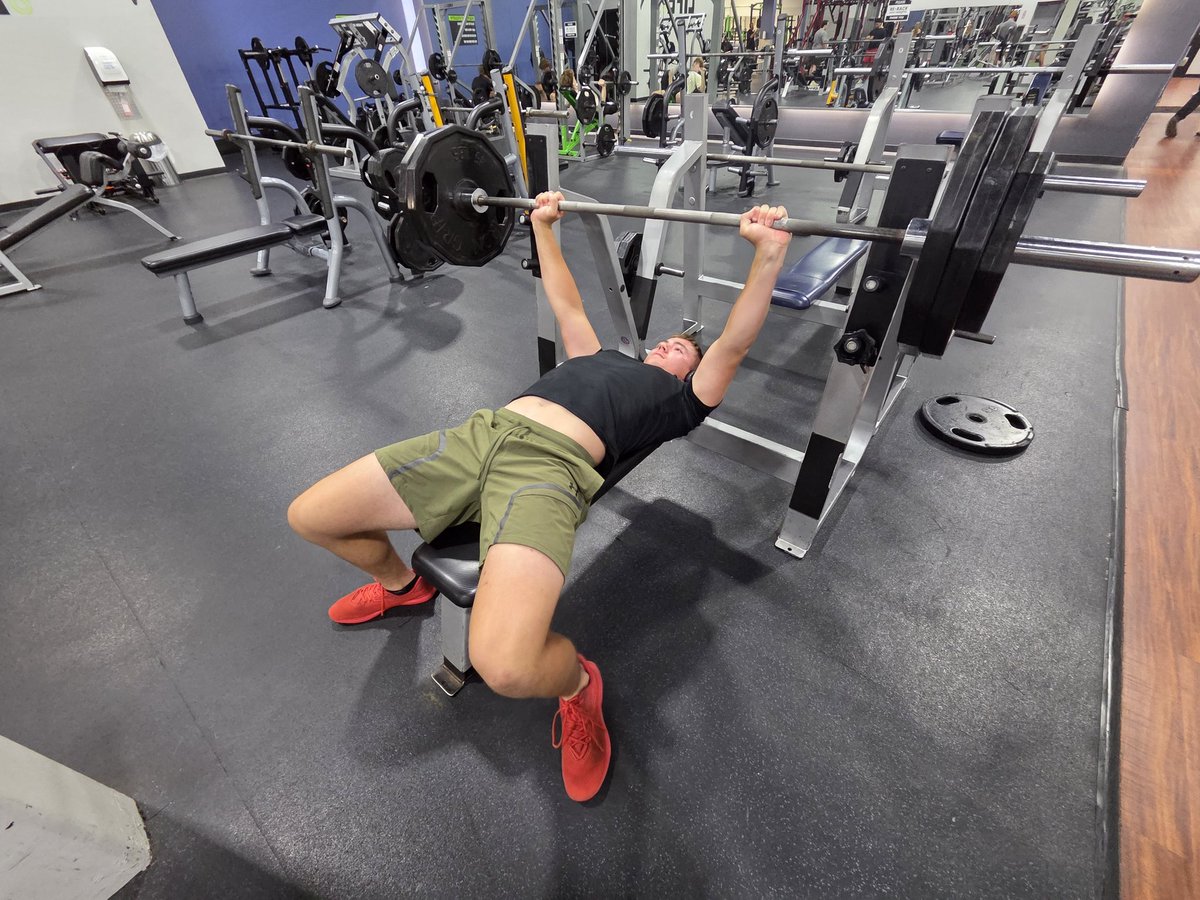 DylanPierc99775's tweet photo. Getting one in before football camp tomorrow at Dartmouth college. Off to the Woods! Everyday just gotta be better than yesterday. @goapnation @Coach_Tank78 @LHS_Athletics1 @DartmouthFTBL https://t.co/UTmNOIMidA