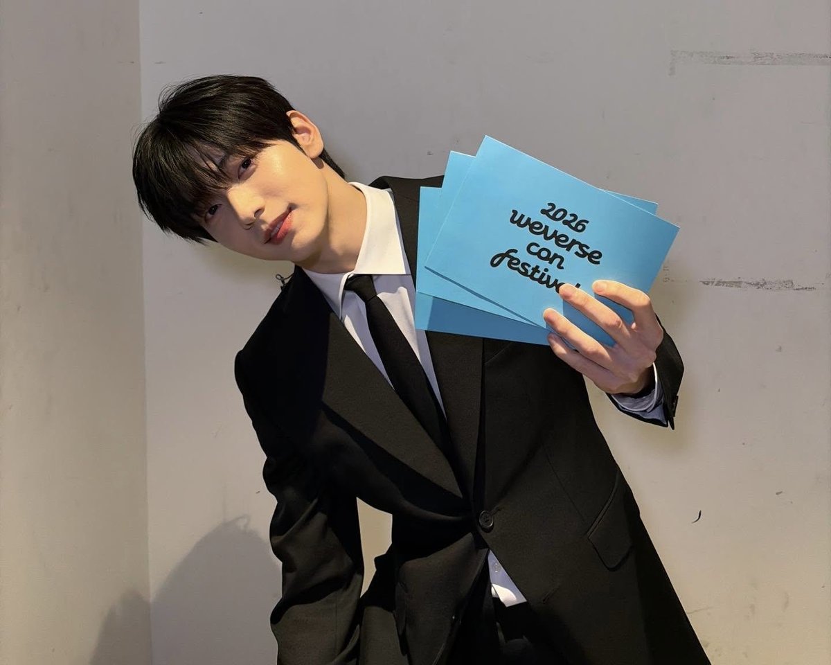 BAB_a_'s tweet photo. 아 잘생겼오 https://t.co/5pqrqA6GL6