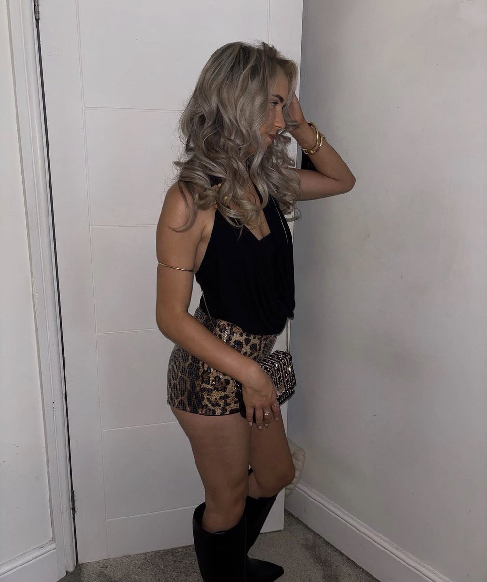 Cam8pcs's tweet photo. #wankchat #slut #chav #ukslut #ukchav #tart #tease #goon #wankfuel #whore https://t.co/f9AwSRSsmh