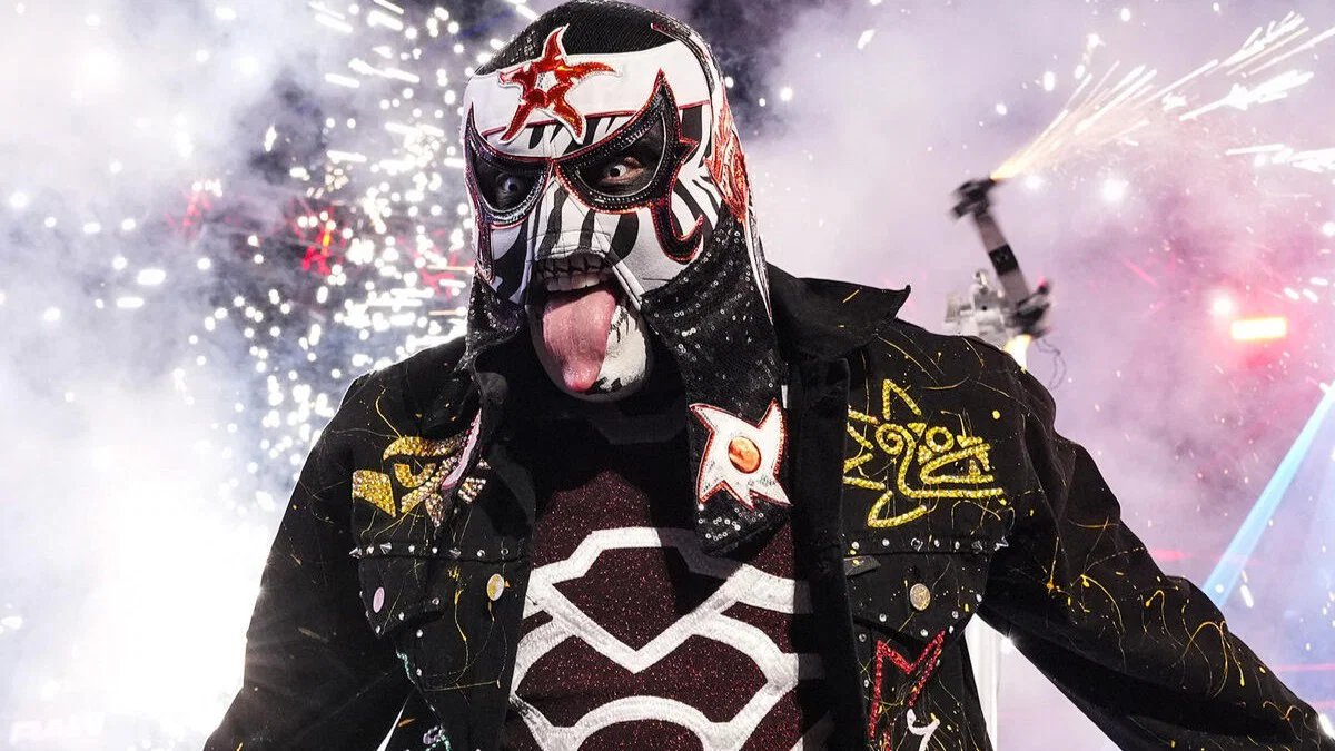WrestleTalk_TV's tweet photo. WWE star Penta says he thinks of Lucha Underground as his "high school" in wrestling:

"Every step of my career was important, so Lucha Underground was a big point in my career, absolutely.

"I loved Lucha Underground. I love everything that happened there because I think, in my mind or my opinion, Lucha Underground was my high school in this sport.

"So, now, I wanna show the world who the real Penta is, you know? Who the Penta is now, as a person.

"Lucha Underground was amazing. A lot of big matches, crazy matches. I love Lucha Underground. That's why, now, I put into my work every single thing that I learned from Lucha Underground."

(Battleground Podcast)