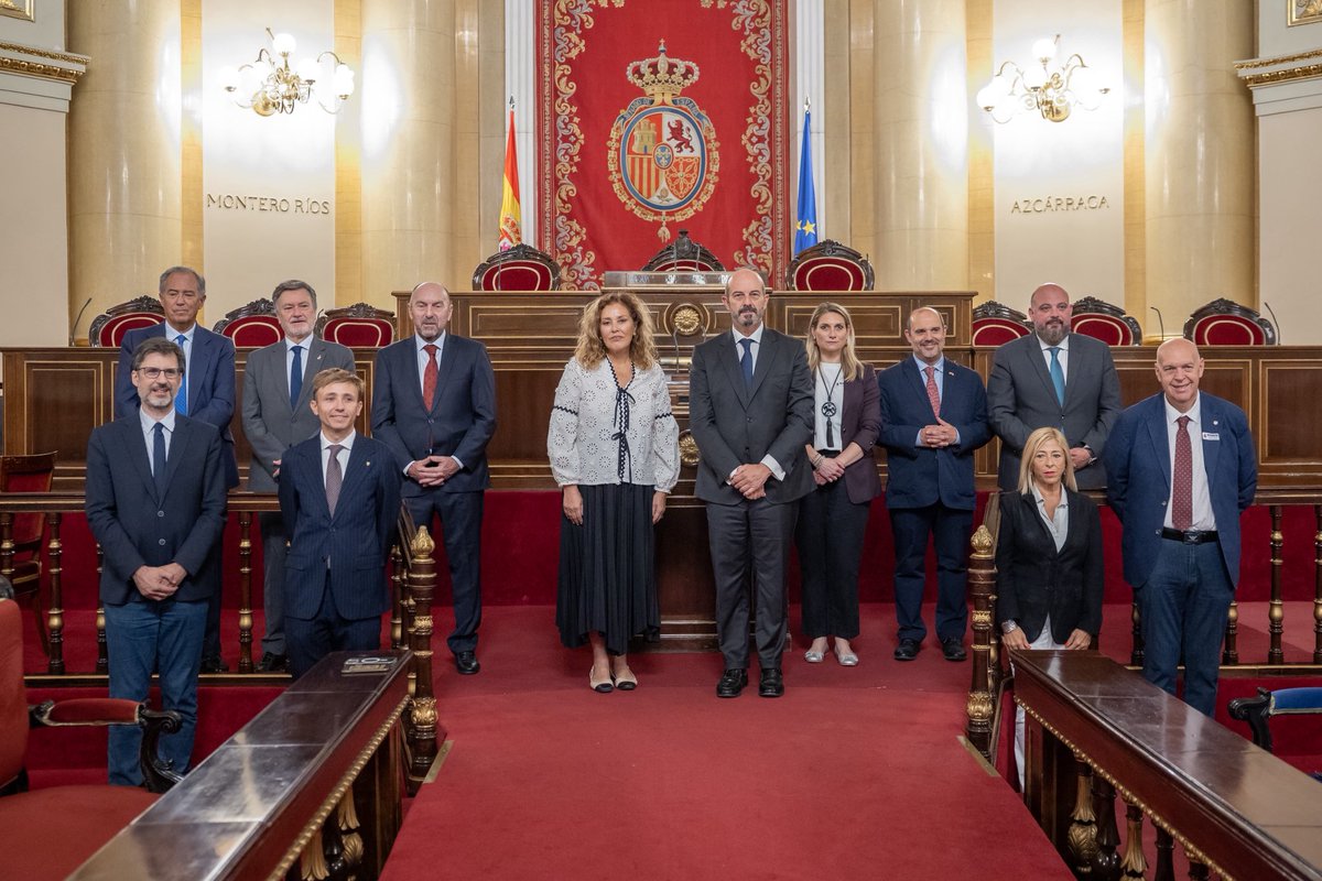 asambleamadrid's tweet photo. 🏛️ El presidente de la @asambleamadrid, @eossoriocrespo, ha asistido a la reunión del Comité Permanente de @Calrenet, celebrada en el Senado.

🇪🇺 El encuentro ha reunido a representantes de parlamentos regionales europeos para abordar avanzar en los trabajos previstos. https://t.co/9kI9e2InpX