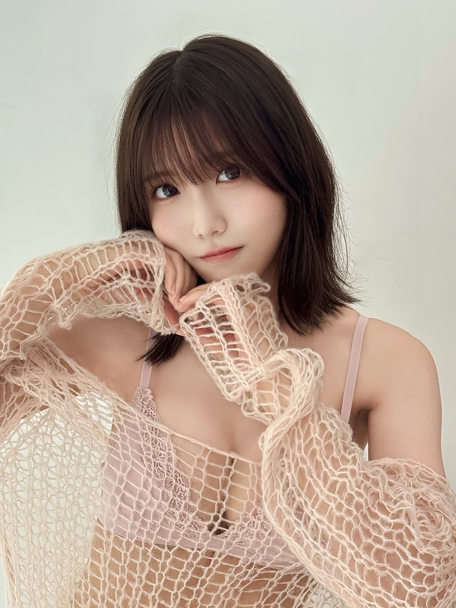 meronmeroremon's tweet photo. 【🍋お知らせ🍋】

7/28（火）発売
B.L.T 2026年9月号に
掲載させていただきます！

初B.L.Tさん⚡️
そしてゼロイチファミリアに入って
初めての雑誌掲載です😭✨ 
とっても嬉しいー!!
色んな表情撮っていただきました🍋

ポストカード付予約はこちら↓
https://t.co/laAY2E4ryv
 #BLT  #よーよーよー https://t.co/zYSEofjEm1