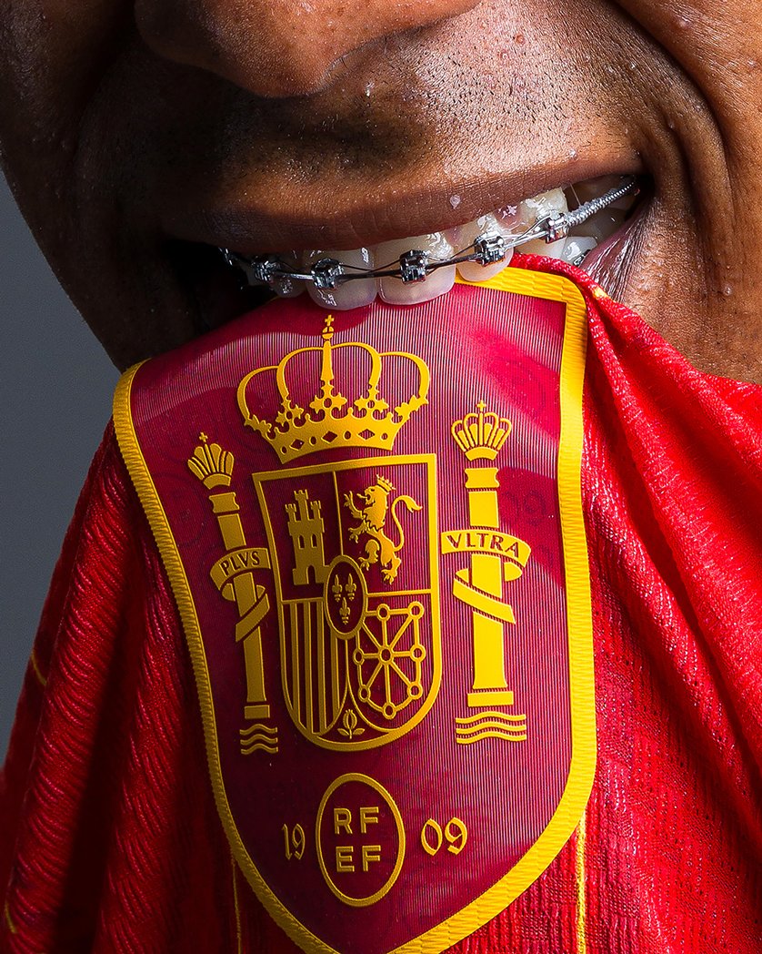 BrainiacGfx's tweet photo. One Crest. Eleven Warriors. 🇪🇸
Spain takes on Belgium tonight. ⚔️🇧🇪
#smsports https://t.co/GeQf4oJJ9y