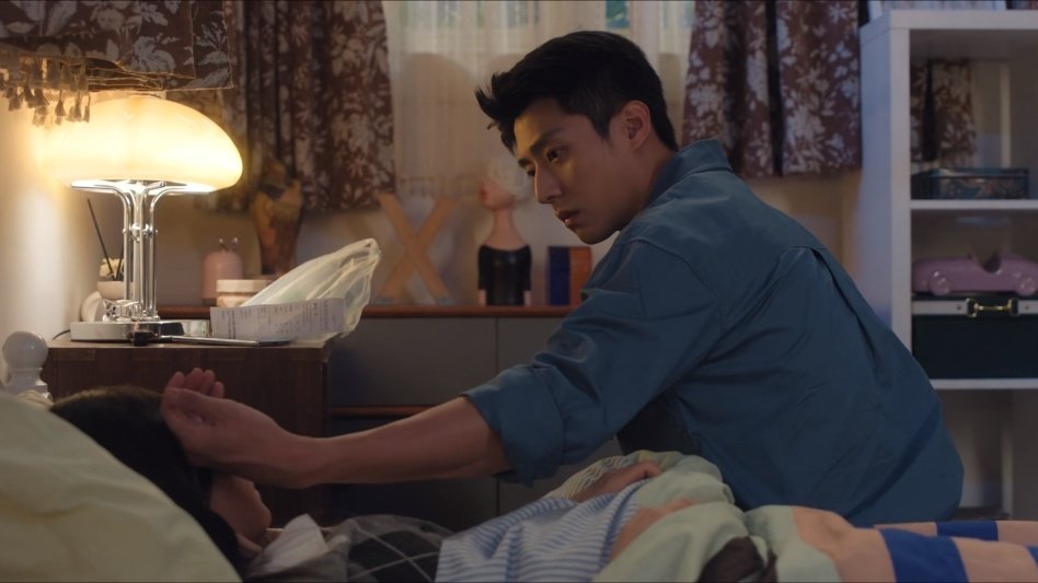 prncsszjy's tweet photo. two strangers helping each other with really nothing much to gain. wf had his suspicions coming to hongjing but he immediately believed lwx without a single doubt when no one else did :( while also taking care of her... oh this is the real adult romance ilovethem #roadtosuccess https://t.co/x8H8kZ0umL