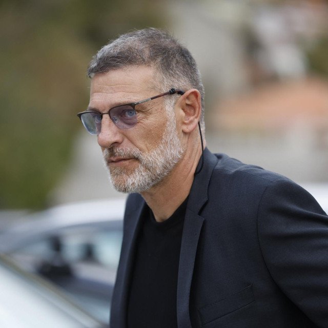 CroatiaFooty's tweet photo. 🚨 𝐋𝐀𝐓𝐄𝐒𝐓: Slaven Bilić is reportedly planning several changes to Croatia’s squad once appointed head coach.

Josip Mišić could receive his first senior call-up, while Adrian Segečić, Ivan Smolčić and Luka Stojković are also being considered.

Luka Vušković is set to have a much bigger role under Bilić.

[Sportske Novosti]