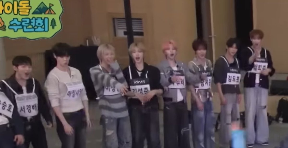 jewelzofahof's tweet photo. the reactions when juwon did that one-hand freeze were really priceless 😭🤩 definitely one of ahof’s pride ✨✨ https://t.co/5PO00e6uK0