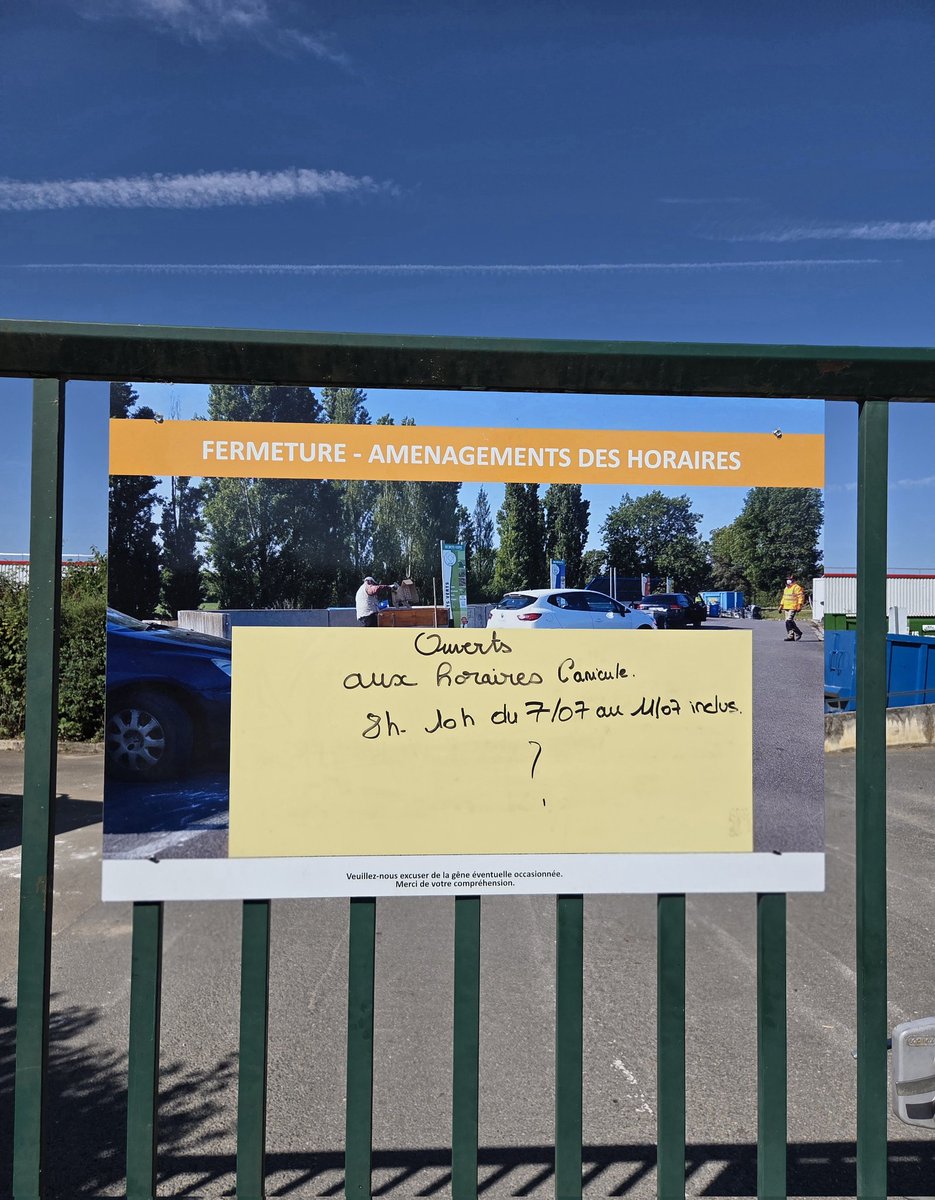 AdresanSoso's tweet photo. Encore une fois je fais 10 km et j'arrive à la déchetterie fermée à 10h du matin pour cause de canicule alors qu’il fait à peine 27°.
Ce pays est en train de sombrer. https://t.co/Hg0F44mGKi