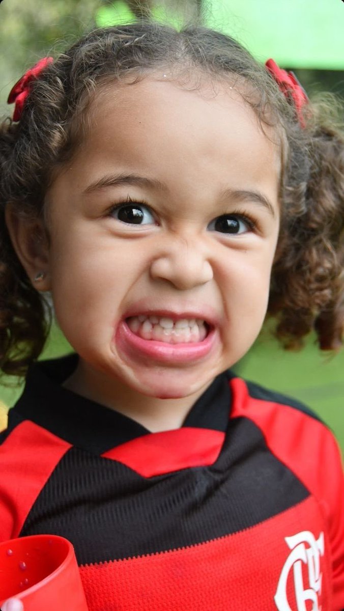 mich3llyyy's tweet photo. oficialmente o #Ceciday 🥳🥳 dia da queen mais linda e carismática!! 4 anos acompanhando a nossa estrela. ❤️ https://t.co/Ay0SmSyMAi