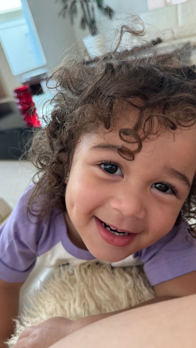 mich3llyyy's tweet photo. oficialmente o #Ceciday 🥳🥳 dia da queen mais linda e carismática!! 4 anos acompanhando a nossa estrela. ❤️ https://t.co/Ay0SmSyMAi