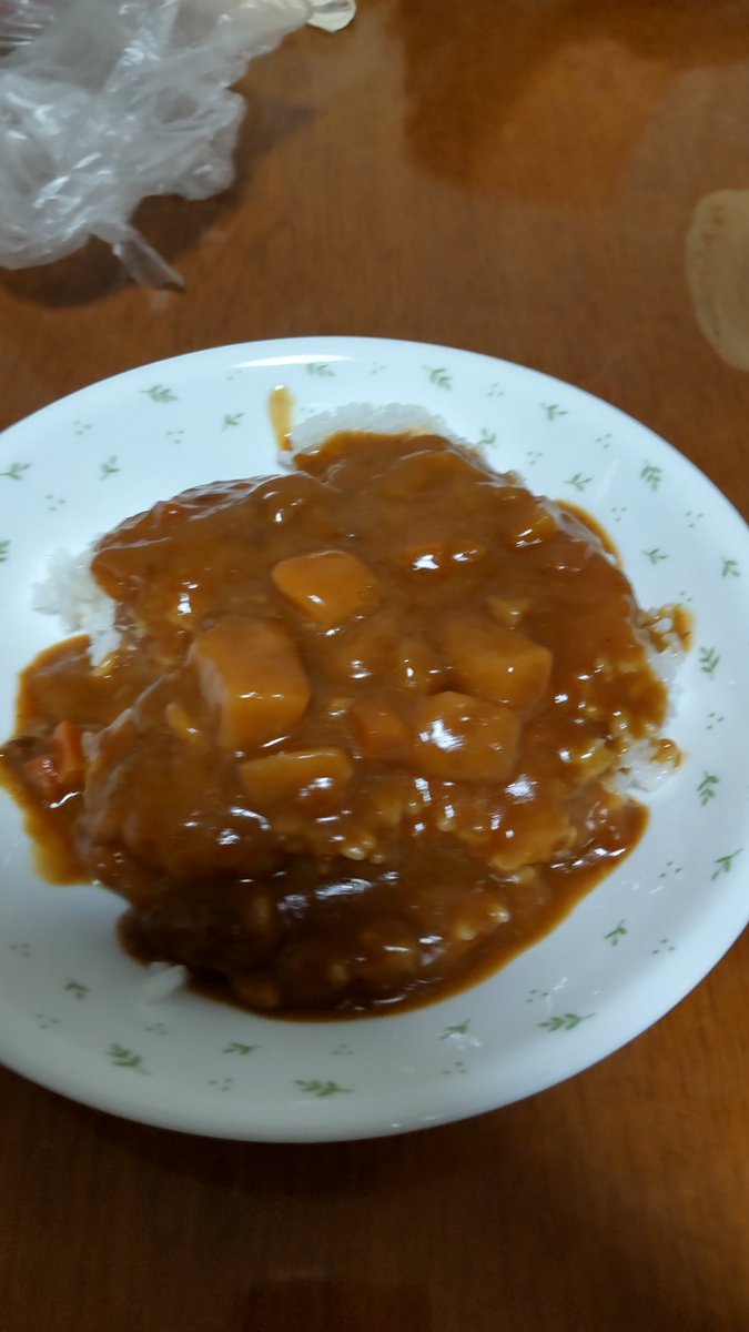katuo_gj's tweet photo. 金曜日はカレー https://t.co/RgvDYLAnN5