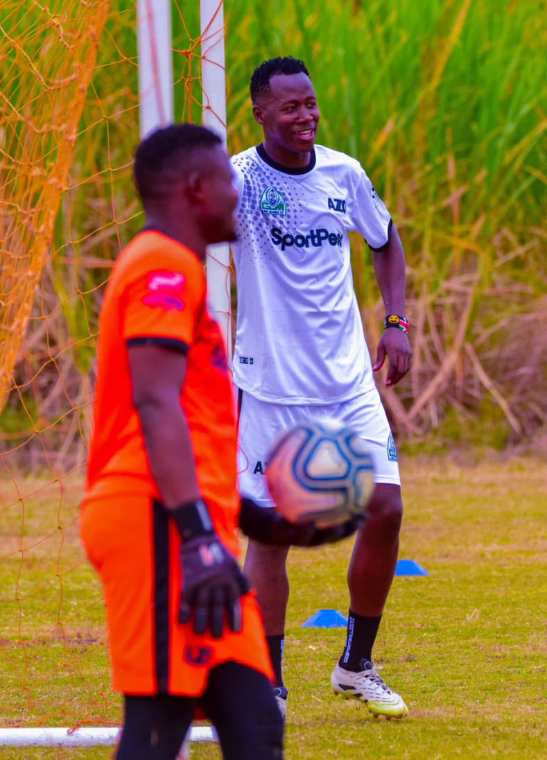 12Kibwage's tweet photo. Back to work, after a well-deserved break. Time to fuel and build for another trophy-laden season.

Yesterday's success is behind our backs, eyes focused on achieving new history.

📸By Hans.

#MK4 #KOgalo #Sirkal https://t.co/nwIzXnGIF1