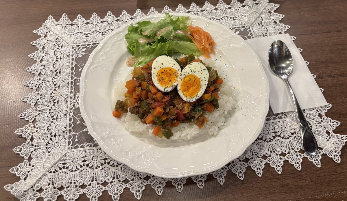 lilial_YJ's tweet photo. #リリアルお料理日記

〜本日のランチ〜

うららのキーマカレー

お野菜をたっぷりと使ったカレーです
ぜひ涼しい店内でお召し上がりくださいませ https://t.co/9JeSbeFqUS