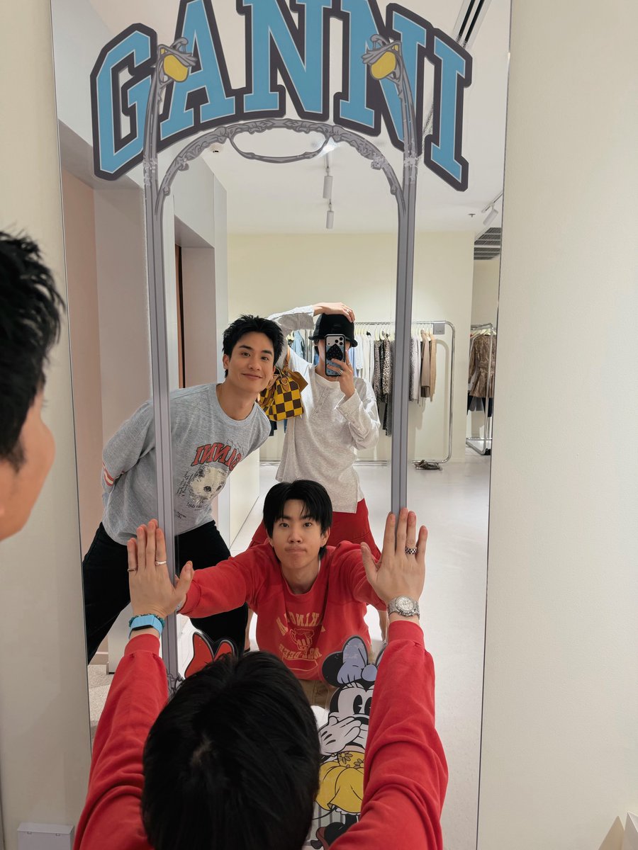 gunshineday's tweet photo. อตก.อยู่ด้วยกันทั้งวัน ก็น่ารักทั้งวัน🥰❤️🩶

IG : tumcial
https://t.co/xpe34DG77M

@AtthaphanP 
#กันอรรถพันธ์ 
#GunAtthaphan https://t.co/z2AAqK77xM