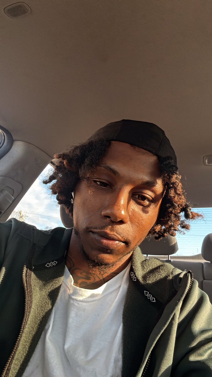 thepluggbrudda's tweet photo. Before the big chop https://t.co/uCo7yjVmqs