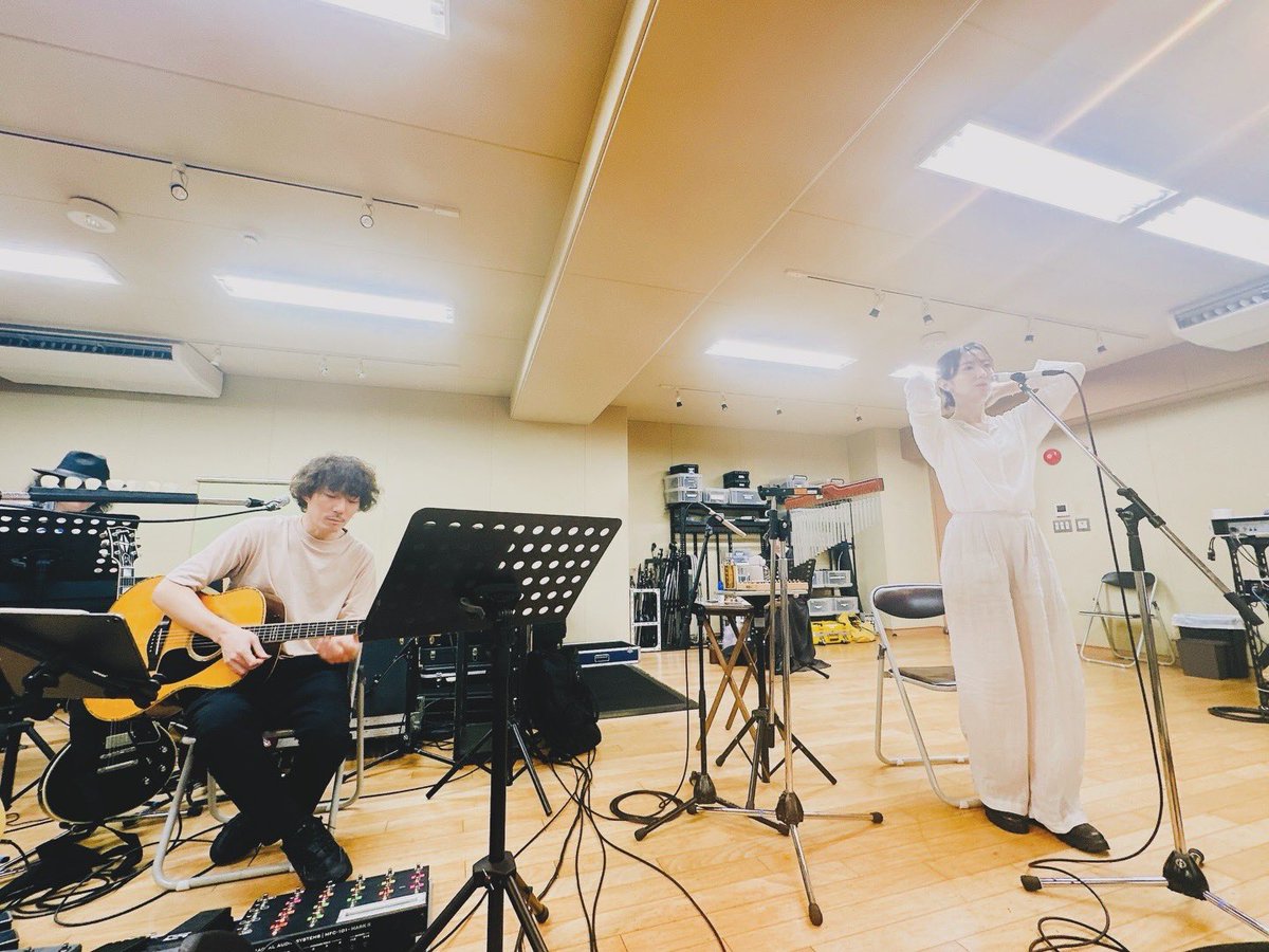 moumoon726YUKA's tweet photo. 京都文化博物館・別館での「ふかく、はばたく Vol.4」のFC先行は、7月12日(日)の23:59まで❣️

さらに、今年の11月3日(火・祝)の中秋LIVE🌃こちらのFC２次先行、オフィシャル先行も、明日7月11日(土)10:00からスタートします🧡

ぜひお申し込みをお忘れなきよう、お願いいたしますすす〜✨🙇 https://t.co/zlbAteTPrD