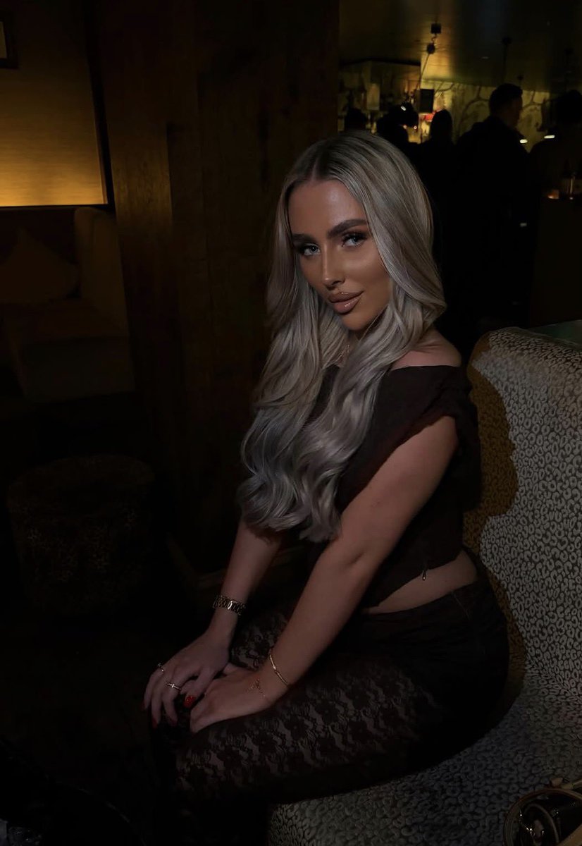 Cam8pcs's tweet photo. Made for BBC  #wankchat #slut #chav #ukslut #ukchav #tart #tease #goon #wankfuel #whore #builtforBBC https://t.co/8fMFaotsEg