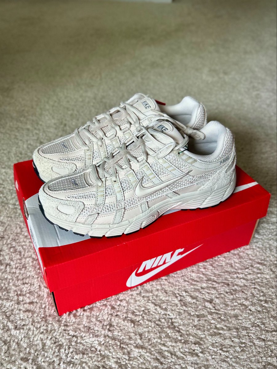 curious4kicks's tweet photo. Unboxing! 📦 #nike #p6000 #sneakers #sneakerfetish https://t.co/uxlO4FKH03