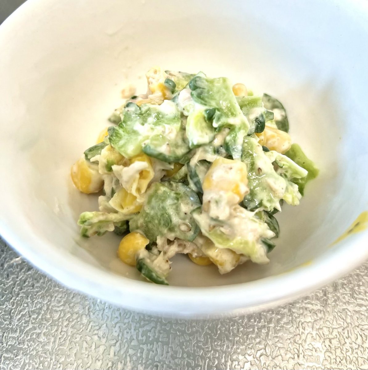 ttcookingstudio's tweet photo. 保育園給食業務。
幼児食、今日は炒り豆腐、ゴーヤのツナ和え、軟らかごはん、季節果物（🍈イバラキング）、おやつ（AM：ヨーグルト、PM：ごま塩おにぎり）。

嫌いにならない様に心して下処理したゴーヤ。ツナ効果もあってお残しなし❣️
たくさん食べて元気に大きくなぁれ😊

#T&amp;Tクッキングスタジオ https://t.co/rYduhSenXe