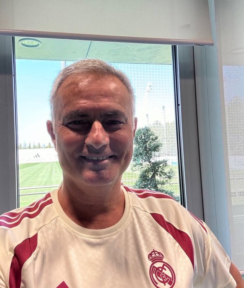 falasantin's tweet photo. Jose Mourinho chegou no CT do Real Madrid https://t.co/G8EbrLwn4f