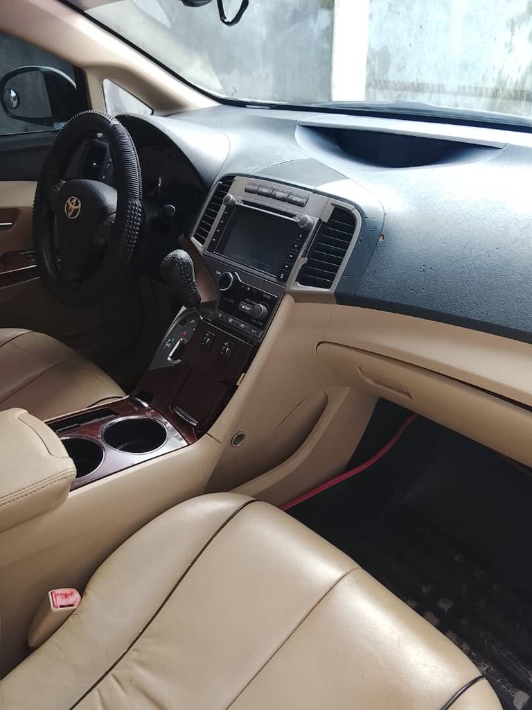 obaofph01's tweet photo. GOOD DEALS ONLY!!

Super clean Naija used 2010 Toyota Venza available for sale.

Engine ✅
Gear  ✅
Air conditioning ✅
Unpainted ✅

MINT CONDITION!

Price; N10.7million only 🤯🤯🤯

Nationwide delivery 🚚 

Serious buyers only should send DM https://t.co/LLPDxThY6b