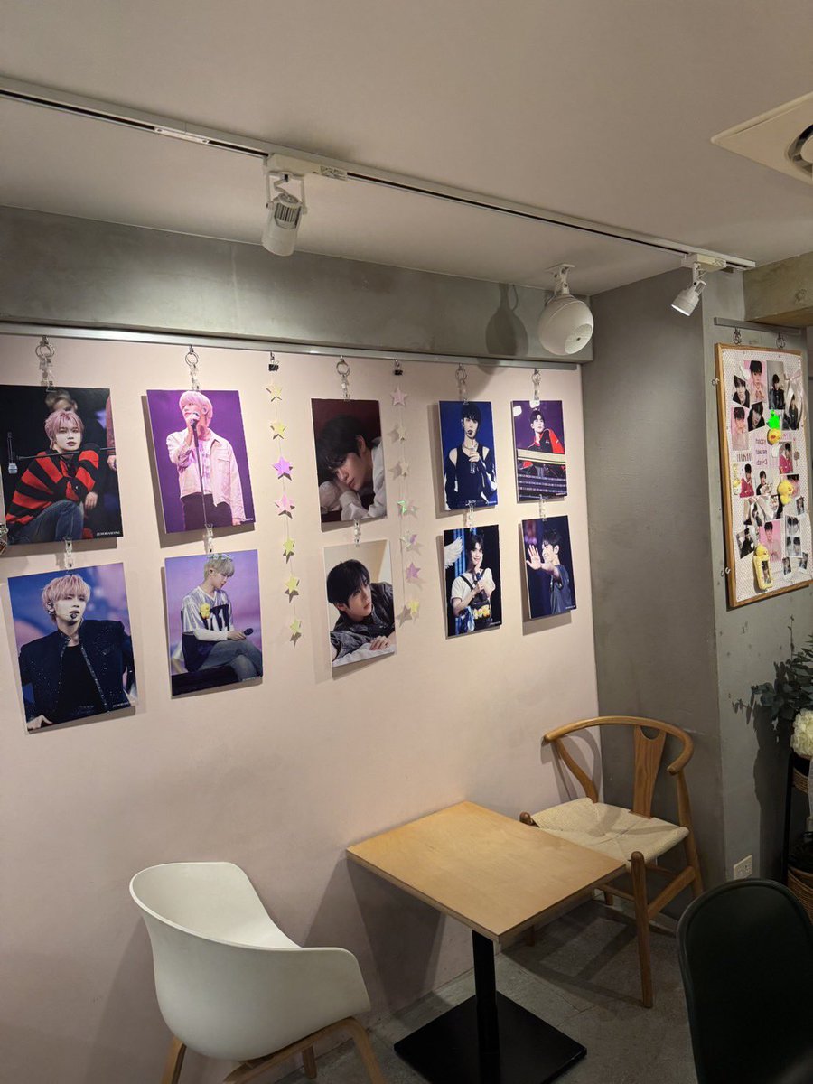 domocafe1's tweet photo. 🎂センイルイベント🎂
ZB1 キムテレ🗓7/11-14

🥤テイクアウト🆕
(ドリンク+特典)：1,000円

🍰イベントセット
(ケーキ+ドリンク+特典)：1,500円

♡特典♡
・カップホルダー
・ポストカード
・カードセット(選択可)

♡先着特典♡
ロゴステッカー

♡ラキドロ♡
あり(詳細後日)

ZEROSEの皆様お待ちしております！

#BrownSugarVoice_Taerae
＃ふわりと甘いテレの声

#ZEROBASEONE #キムテレ #김태래 #ZEROSE
#DOMOCAFE #センイルカフェ #新大久保 #センイルイベント #新大久保カフェ

@kimtaerae_jp