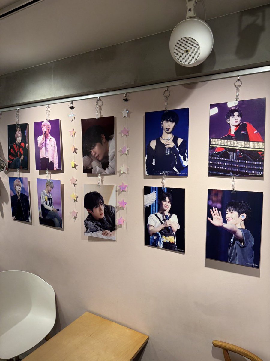 domocafe1's tweet photo. 🎂センイルイベント🎂
ZB1 キムテレ🗓7/11-14

🥤テイクアウト🆕
(ドリンク+特典)：1,000円

🍰イベントセット
(ケーキ+ドリンク+特典)：1,500円

♡特典♡
・カップホルダー
・ポストカード
・カードセット(選択可)

♡先着特典♡
ロゴステッカー

♡ラキドロ♡
あり(詳細後日)

ZEROSEの皆様お待ちしております！

#BrownSugarVoice_Taerae
＃ふわりと甘いテレの声

#ZEROBASEONE #キムテレ #김태래 #ZEROSE
#DOMOCAFE #センイルカフェ #新大久保 #センイルイベント #新大久保カフェ

@kimtaerae_jp