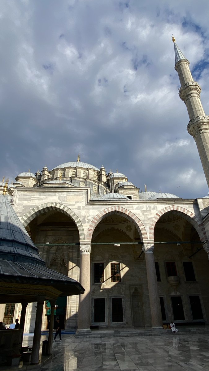 aiselikk's tweet photo. Ömürden bir cuma daha..
Hayırlı cumalar https://t.co/8ziHDKmfjU