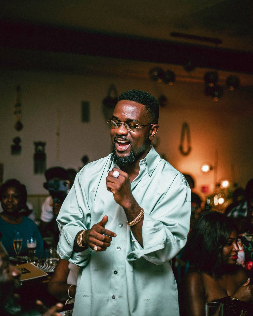 Peace1043fm's tweet photo. Happy Birthday to the legendary Rapper @sarkodie ! 🎂🎉👑
Wishing you many more years of greatness, good health, and continued success. Cheers to a new chapter! 🥂✨

#peacefm https://t.co/znCGNj4hfc