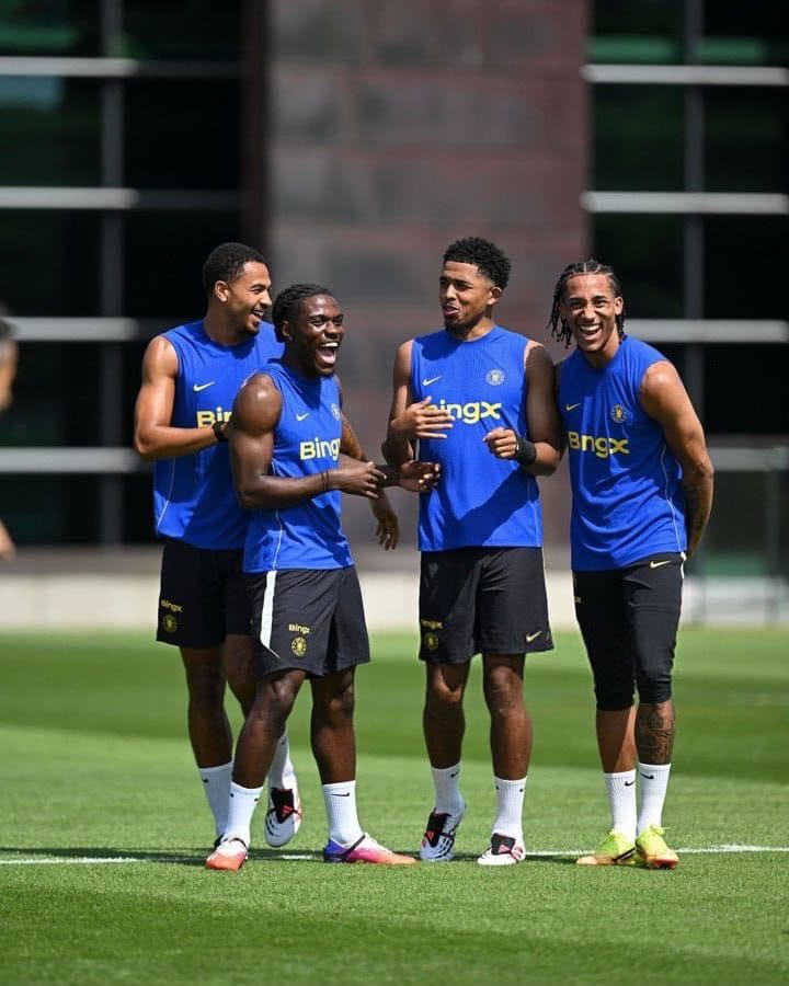 EleojoFranklin's tweet photo. 🚨🔵 CONFIRMED: Xabi Alonso is here and already bringing good vibes and energy, but his biggest task is yet to come. 🤔👇

In recent times, the downfall of the managers we sacked was not necessarily due to them being poor coaches or their tactics — it was mostly due to a lack of authority, an inability to command respect within the squad, and compromising on average players. These things eventually come back to haunt them.

Xabi Alonso’s first task should be the complete opposite of what the previous managers have done if he is to succeed here. Rather than trying to impress the players, he should be the one demanding standards and giving players the chance to impress him and prove their worth to his team. The mentality of this squad has to change, and to achieve that, he must command respect and loyalty from day one ☝️.

Another thing Alonso must do effectively is identify the core of his team and ensure that whatever system he builds empowers those players. He should be looking to get the best out of the likes of Cole Palmer, Levi Colwill, Reece James, Moises Caicedo, Estevão, and Enzo Fernandez — if he stays — while making the hard but necessary decisions to move on from players who don’t fit his philosophy. 🤝

I have no doubt Xabi Alonso is a world-class manager who will do very well here, but unlike his predecessors, he has to do a lot more than talk about culture change and hard work. He has to instill it — by sending a clear message to every single player 👉 “You have to earn your spot.” 👍

#CFC #Chelsea #XabiAlonso