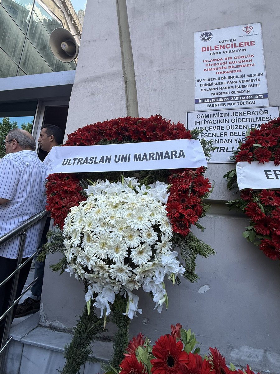 uAUNIMarmara's tweet photo. Merhume Azize Annemizi son yolculuğuna uğurladık.

Başımız sağ olsun. #uAUNIMarmara https://t.co/Wj2v8pqiLY