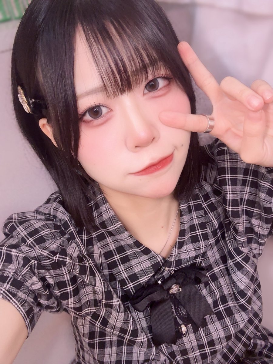 kokorisuいるよ🐿️ 23:00まで(@kokorisu1 ) 髪切った！予約チェキも