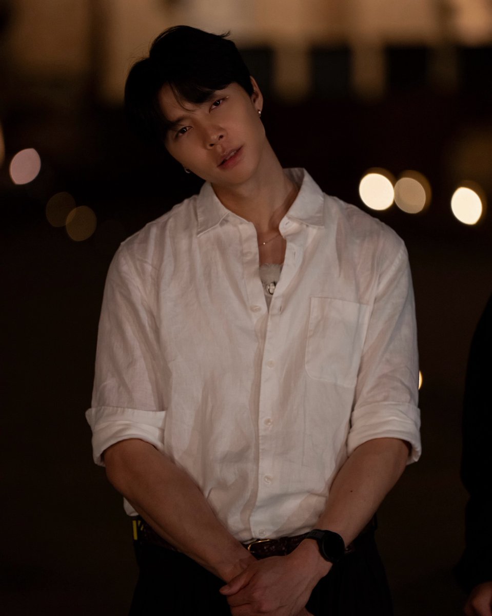 _johnnyhashtag's tweet photo. 260710 allornothing_egypt instagram update

[👑Prince Johnny]
The master of romance, the leader of the Romantic movement, the prince of the Kingdom of Romance “Romantic Johnny” has arrived in Ancient Egypt! 
Johnny’s Egyptian vibe? Even if you don’t quite understand it, just feel it. Showing off a level of sensitivity as high as the peak of a pyramid, Johnny does everything he wants… except become a beggar.

[🏚️Beggar Johnny]
How to find romance in Egypt:
1. Sleep outdoors right in front of the pyramids.
2. Feel the Egyptian temperature, humidity, and wind with your whole body.
3. Become a beggar~~

#JOHNNY #쟈니
#allornothing #왕자와거지