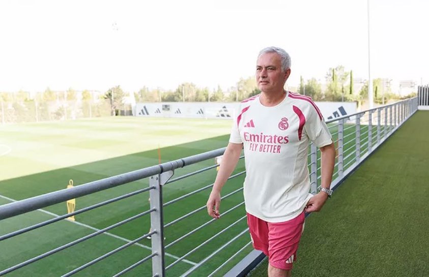 ActuFoot_'s tweet photo. L’ère du Special One 🇵🇹 redémarre au Real Madrid 🤍 https://t.co/X7QMV9pDKa