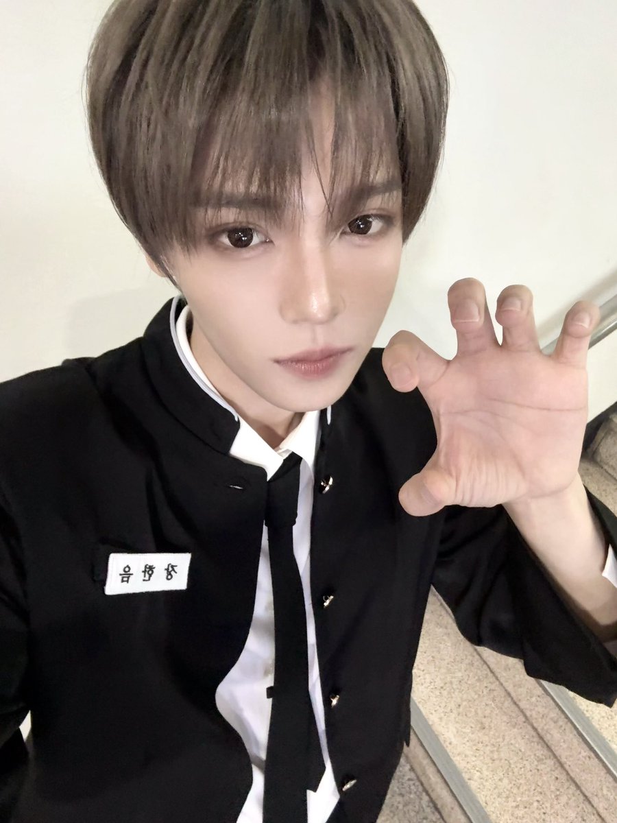 haneum_Official's tweet photo. [#장한음]
오늘 뮤뱅도 완료❣️ 밖에 비 오고 더운데 와줘서 너무 고마워요 밤비즈ㅠㅠ 선물도 잘 받았지이? 앞으로도 우리 행복한 날들 보내자🤍 밤비즈 야호~✌️

#JANGHANEUM #HANEUM #친구에게_떨릴_수는_없는_거잖아 https://t.co/DVzjFXdgfE