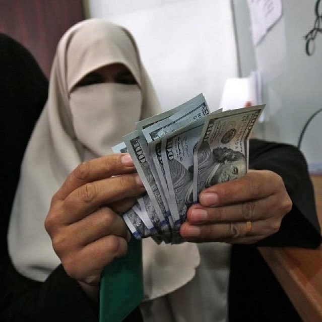 visegrad24's tweet photo. The EU Commission cannot account for how many billions of euros in EU funds reached Gaza.

EC President Von der Leyen claims there has been “no misuse” but has also blocked Parliamentarians from accessing the EU’s Gaza records. 🇪🇺🇵🇸

Source: BILD https://t.co/kxTKmgLQPN