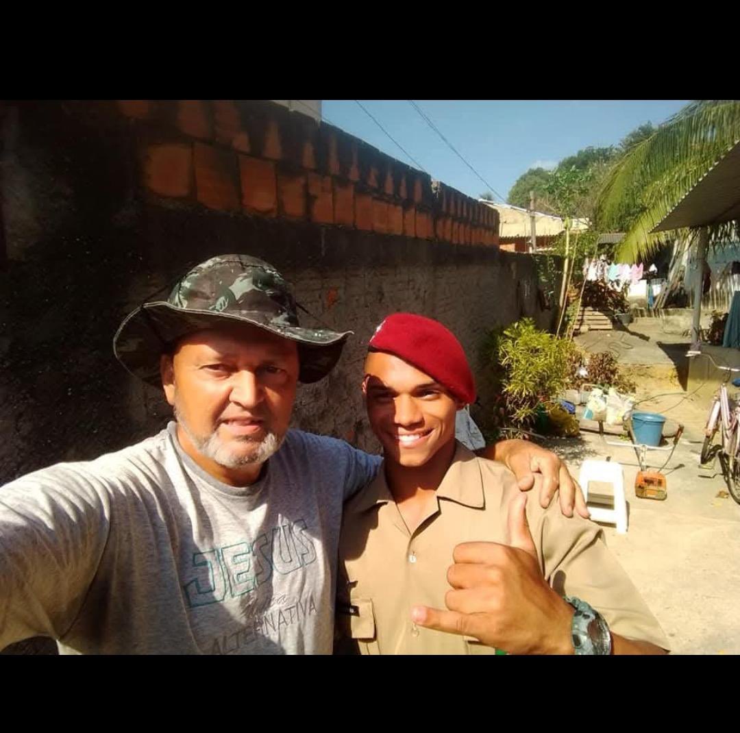 rxxnvs's tweet photo. Tem dias que eu paro
Me lembro e choro
Com medo, eu reflito que não fui perfeito
Ah, como eu amei
Eu sonho, sou verso
Sou terra, sou sol
Sentimento aberto
Ah, como eu amei
Ah, eu caminhei
Ah, não entendi
Eu era feliz, era a vida
Minha espera acabou https://t.co/Q84EToWtBQ