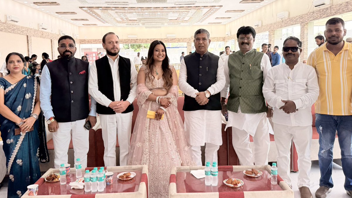 AdityaPdSahu's tweet photo. आज रांची जिला अंतर्गत कांके प्रखंड के ग्राम सुगनु निवासी श्री आदित्य साहू जी की सुपुत्री के शुभ रिंग सेरेमनी (सगाई) समारोह में सम्मिलित होकर नवयुगल को हार्दिक शुभकामनाएँ एवं उज्ज्वल, सुखमय तथा मंगलमय वैवाहिक जीवन के लिए शुभाशीष प्रदान किया।

इस अवसर पर भाजपा प्रदेश प्रवक्ता श्री अभय सिंह जी सहित अनेक वरिष्ठ गणमान्यजन एवं सम्मानित कार्यकर्ता भी उपस्थित रहे।