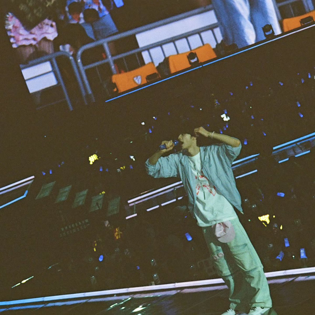 _ishinyou's tweet photo. 음중 FD님 인스타 #신유 ♡ https://t.co/4lyy87UoyS