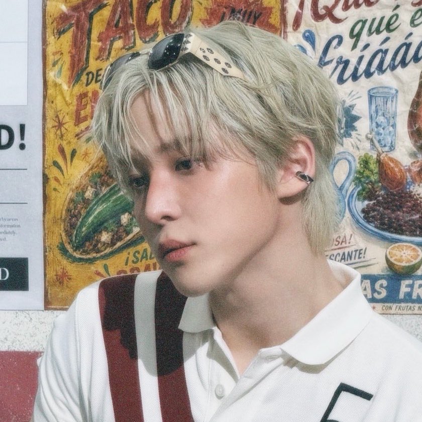 hotdogyunho's tweet photo. he literally does not look real like this is the face of a renaissance painting https://t.co/yKyrD7DVbO